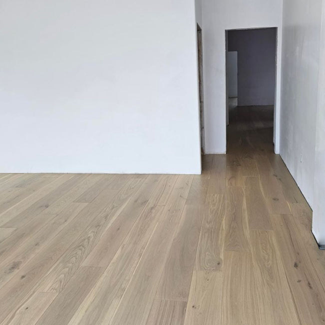 Garrison Private Select European Oak Sahara (Color 5)
