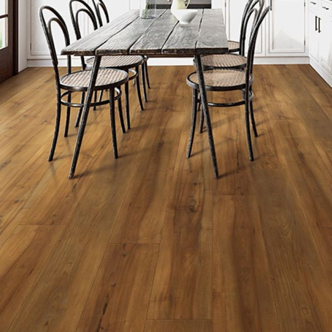 Provenza Moda Living Elite Collection Showpiece