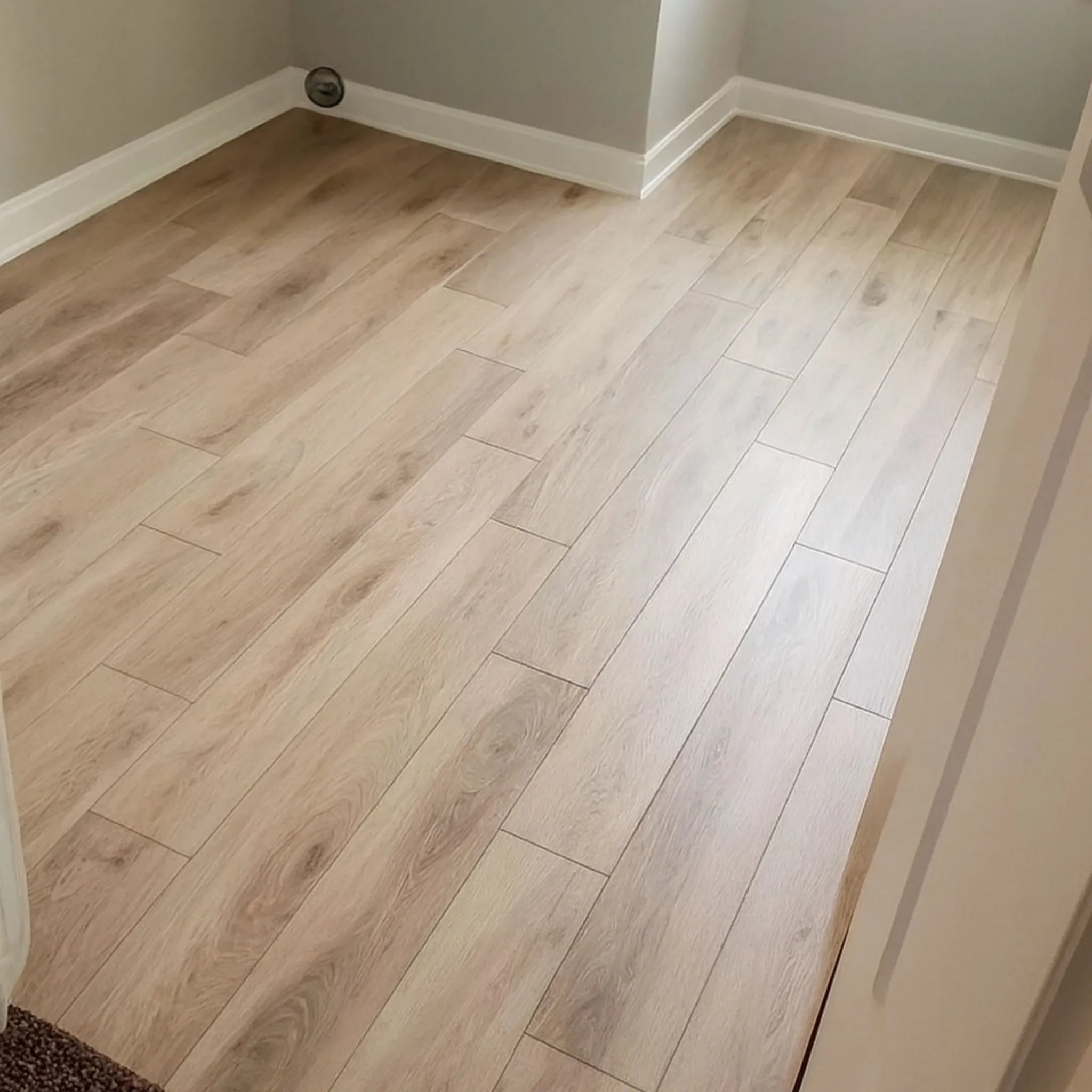 bathroomflooringbyaquaproofwaterprooflooring